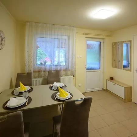 Szilvia Jakuzzis Vendeghaz Feriehus